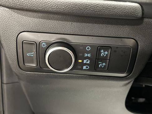 Used 2022 Ford Escape SE w/ SE Sport Appearance Package image 20