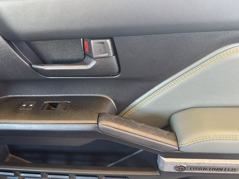 Certified 2025 Toyota 4Runner 4WD image 21