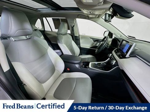 Used 2019 Toyota RAV4 Limited image 30