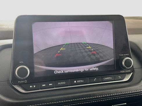 Used 2023 Nissan Rogue SV FWD image 22