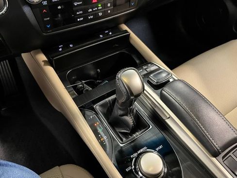 Used 2016 Lexus GS 200t w/ Premium Package RWD image 29