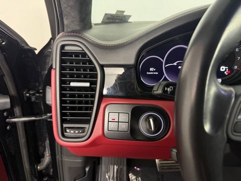 Certified 2023 Porsche Cayenne Turbo GT AWD/4WD image 26