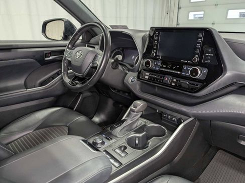 Used 2021 Toyota Highlander XSE image 46