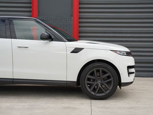 Used 2024 Land Rover Range Rover Sport SE AWD/4WD image 11