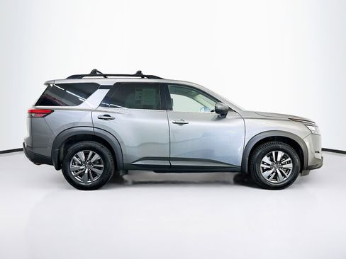 Used 2023 Nissan Pathfinder SV AWD/4WD image 10