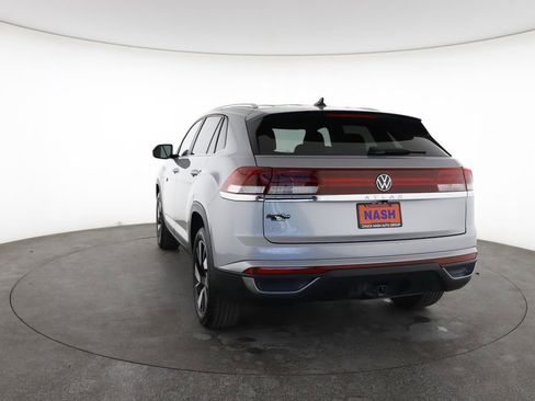 Used 2025 Volkswagen Atlas Cross Sport SE image 10