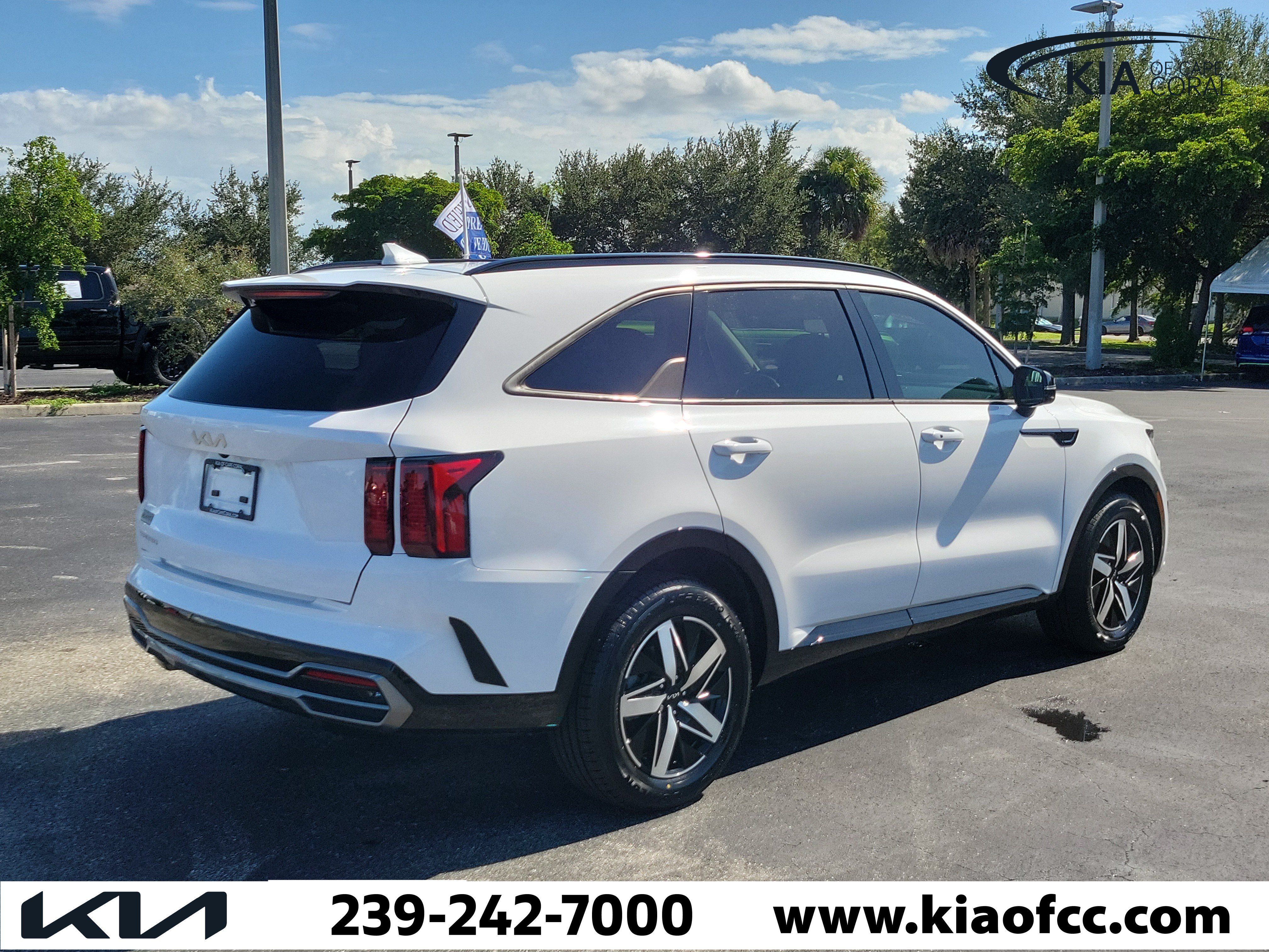 Certified 2023 Kia Sorento S w/ Panoramic Sunroof Package FWD image 6