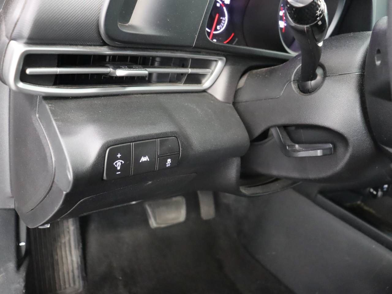 Used 2023 Hyundai Elantra SEL FWD image 15