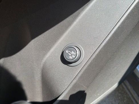 Certified 2024 Chevrolet Equinox LT FWD image 22