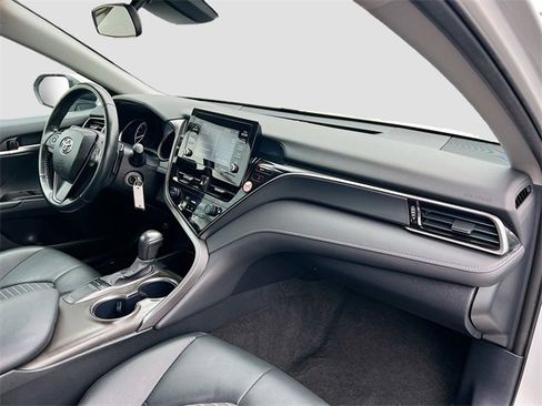 Used 2024 Toyota Camry SE image 26