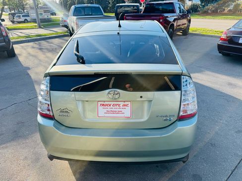 Used 2009 Toyota Prius Touring FWD image 4