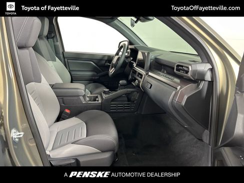 Certified 2025 Toyota Tacoma TRD Off-Road image 6