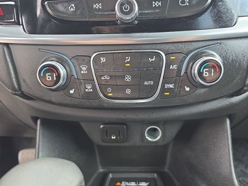 Certified 2023 Chevrolet Traverse LT AWD/4WD image 36