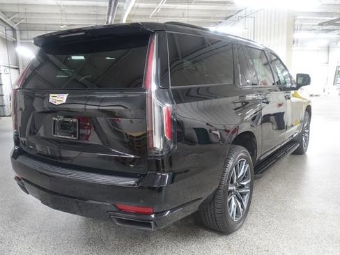 Used 2021 Cadillac Escalade ESV Sport AWD/4WD image 7