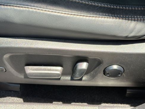 Used 2018 Toyota Highlander XLE FWD image 14