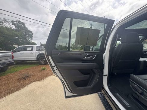 Used 2022 Chevrolet Tahoe Z71 w/ Luxury Package AWD/4WD image 34