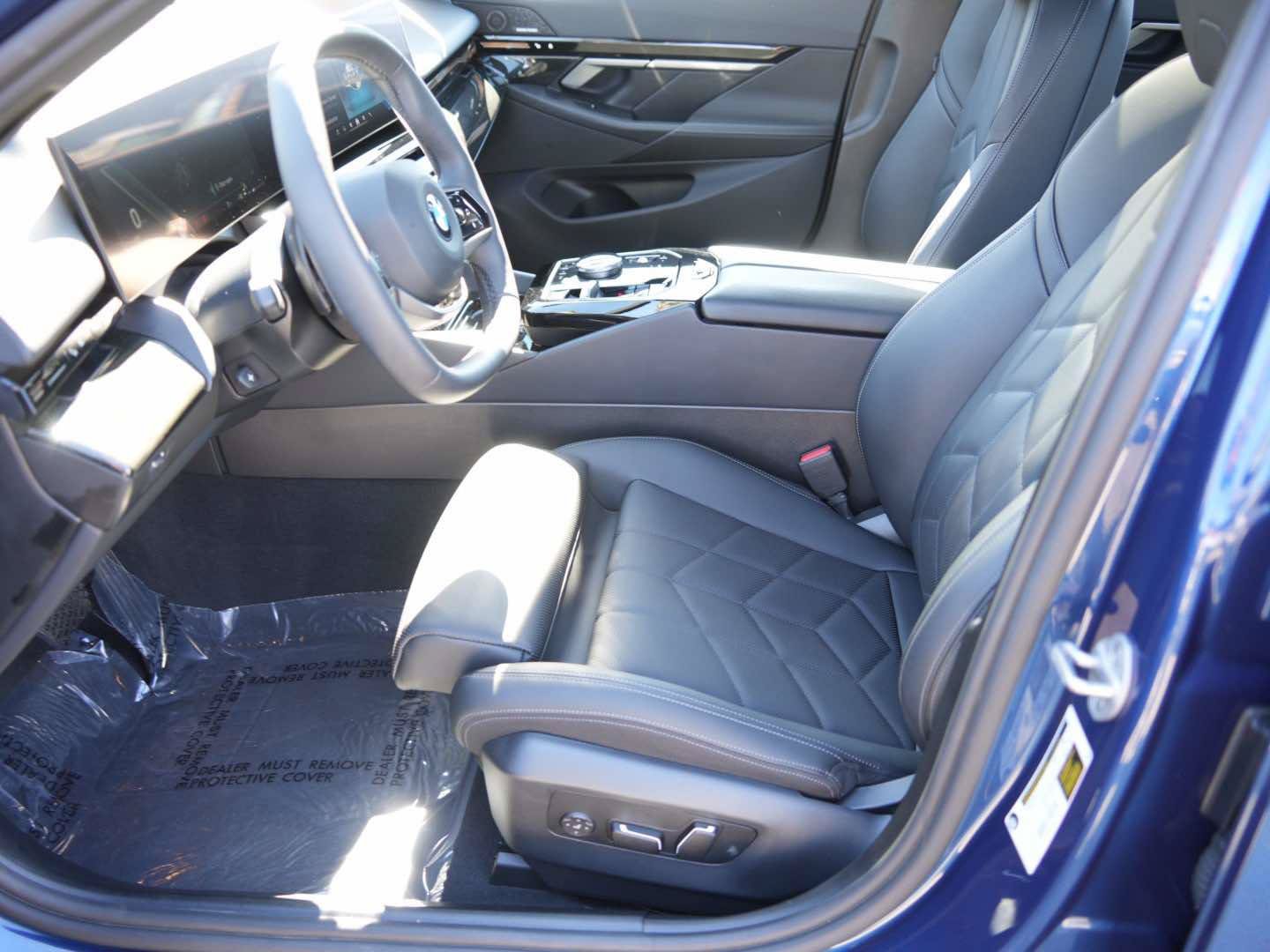 Used 2025 BMW 530i RWD image 13
