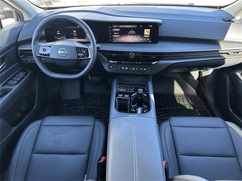 Used 2025 Nissan Murano SV image 2