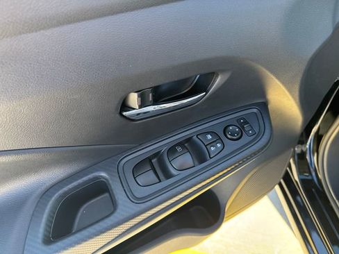 Used 2025 Nissan Versa SV image 11