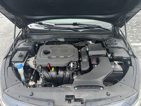 Used 2017 Kia Optima EX w/ Premium Package image 9