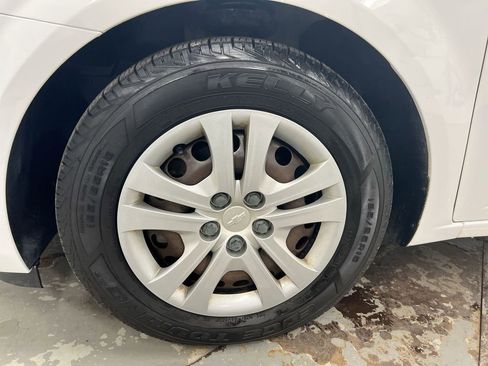 Used 2017 Chevrolet Sonic LT image 25