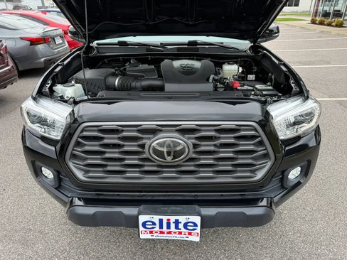 Used 2021 Toyota Tacoma TRD Off-Road AWD/4WD image 9