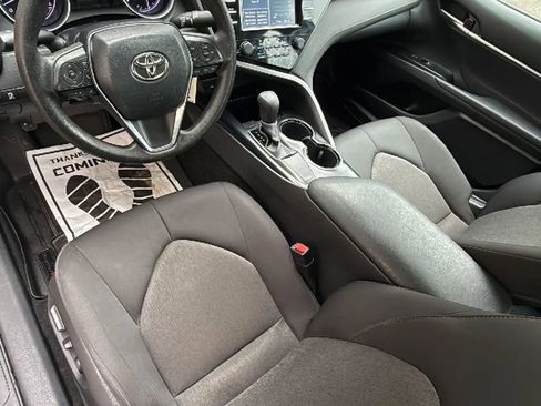 Used 2020 Toyota Camry LE image 19