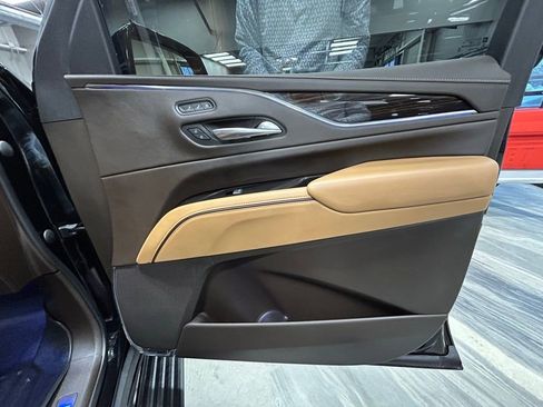 Used 2021 Cadillac Escalade Sport w/ Driver Assist Tech Package image 40