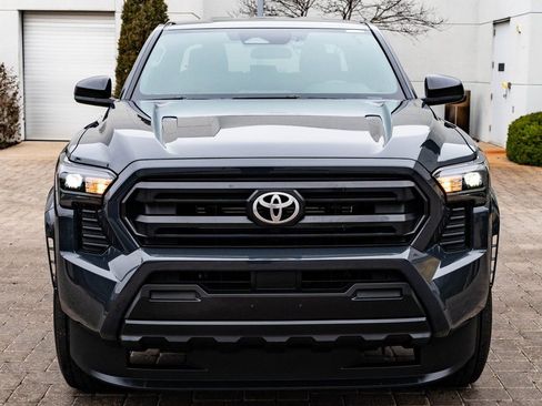 Used 2025 Toyota Tacoma SR RWD image 2