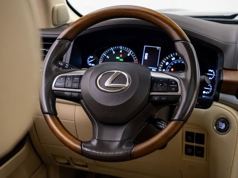 Used 2020 Lexus LX 570 4WD w/ Luxury Package image 13