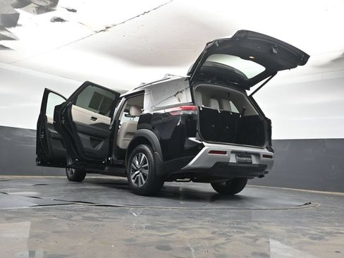 Used 2025 Nissan Pathfinder SL FWD image 43