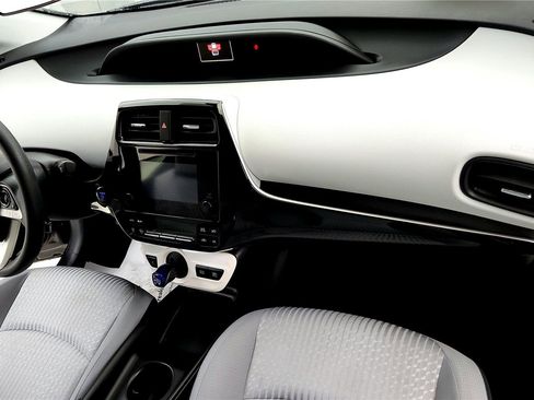 Used 2018 Toyota Prius Two w/ Prius Two Safety Plus Package image 16