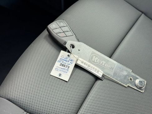 New 2025 GMC Hummer EV 3X w/ LPO, Illumination Package image 34