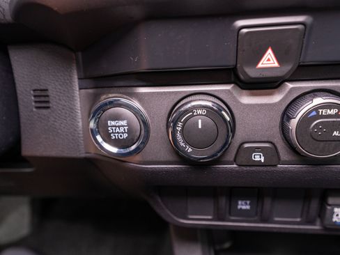Used 2023 Toyota Tacoma TRD Sport AWD/4WD image 23