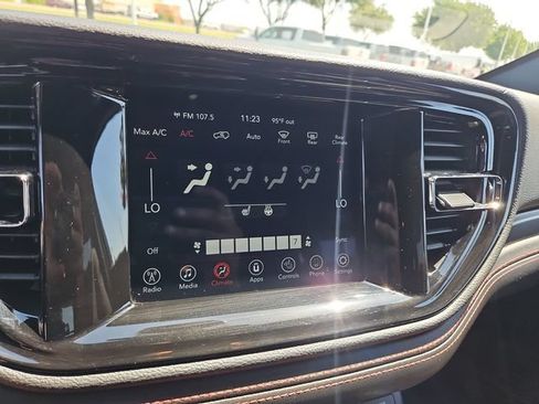 Used 2023 Dodge Durango GT AWD/4WD image 13