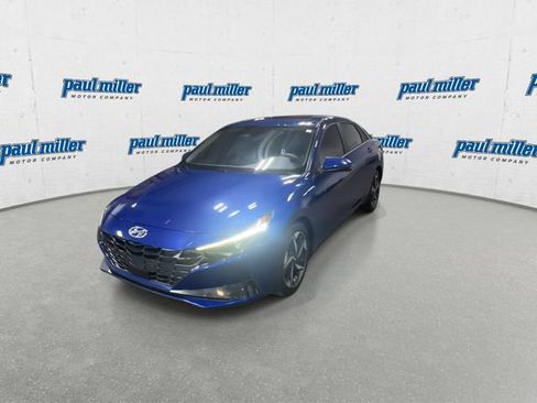 Used 2022 Hyundai Elantra SEL w/ Convenience + Premium Package FWD image 5