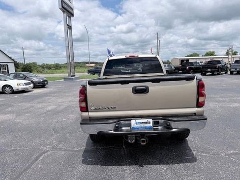 Used 2006 Chevrolet Silverado 1500 LT w/ Light Duty Power Package AWD/4WD image 4