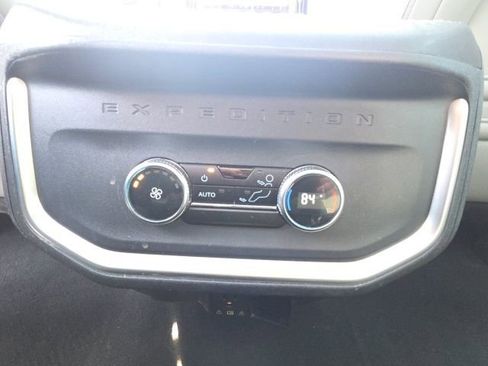 Certified 2025 Ford Expedition Active image 23