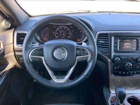 Used 2017 Jeep Grand Cherokee Laredo w/ Quick Order Package 2BE image 6