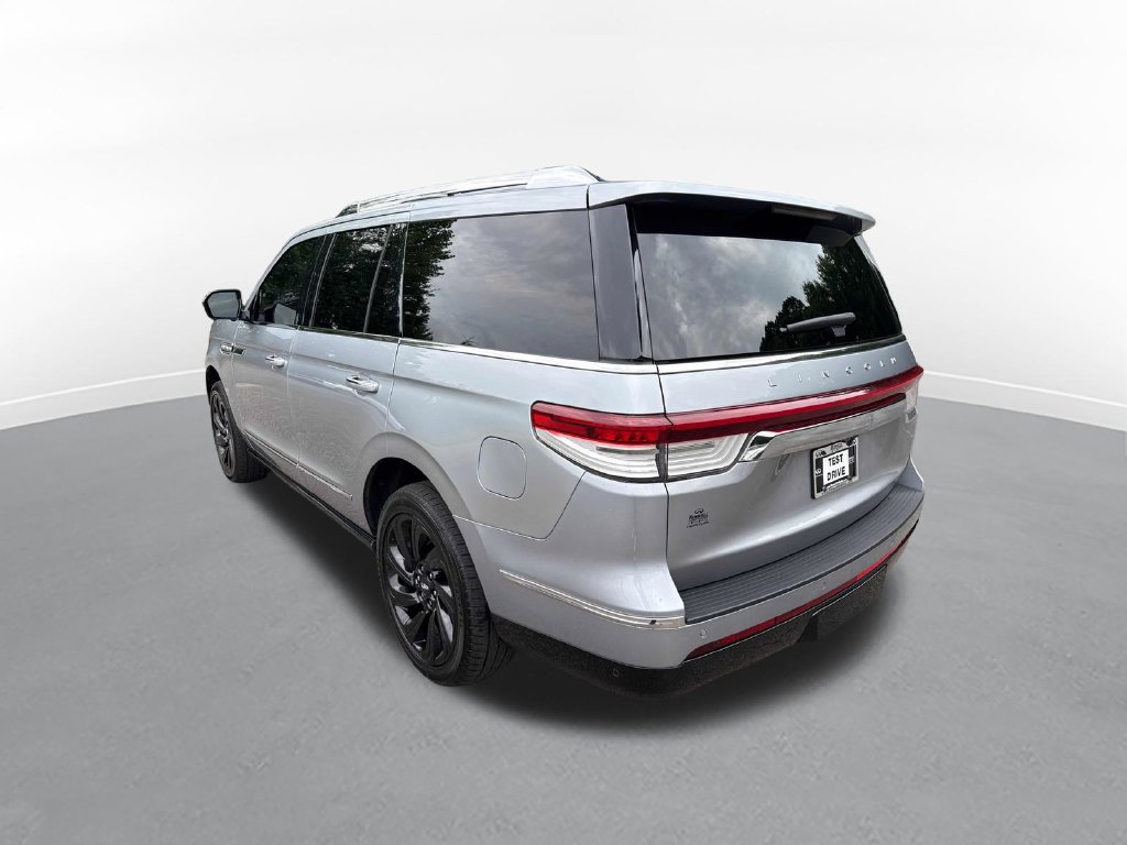Used 2023 Lincoln Navigator Reserve AWD/4WD image 8