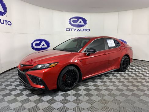 Used 2023 Toyota Camry SE image 7