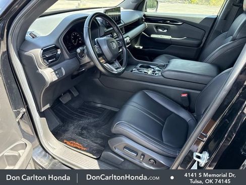 Used 2025 Honda Pilot TrailSport image 13