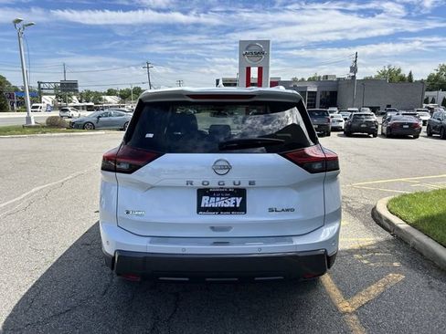 Certified 2025 Nissan Rogue SL AWD/4WD image 7