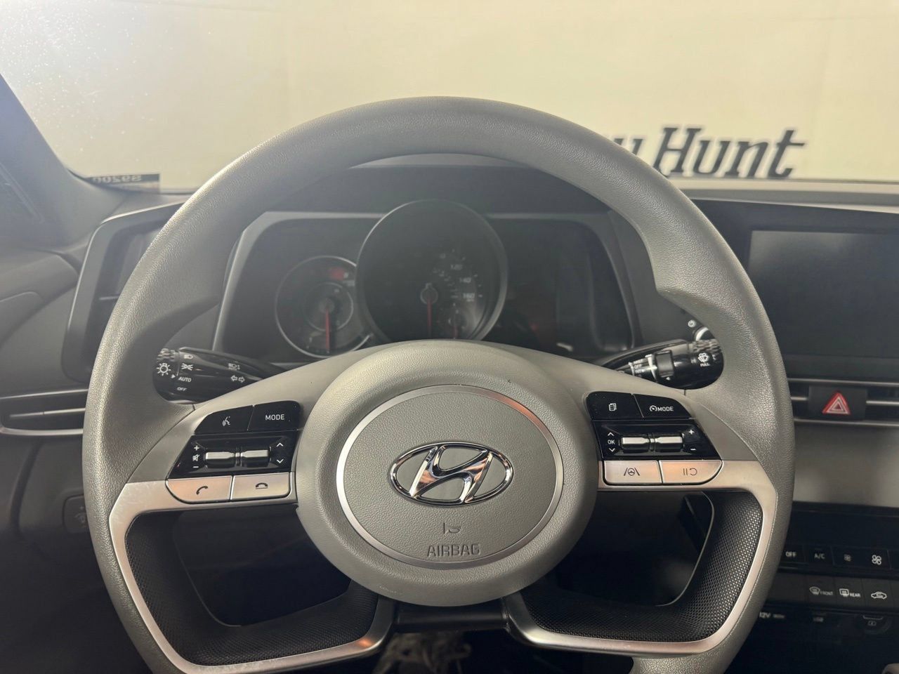 Used 2023 Hyundai Elantra SEL w/ Winter Weather Package FWD image 13