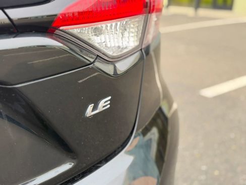 Used 2020 Toyota Corolla LE FWD image 15