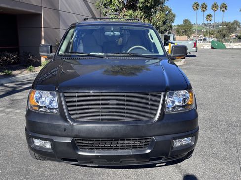 Used 2004 Ford Expedition Eddie Bauer image 2