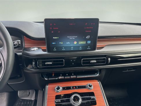 Used 2023 Lincoln Aviator Reserve w/ Equipment Group 201A image 14