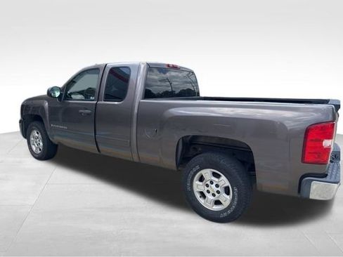 Used 2007 Chevrolet Silverado 1500 LT w/ 1LT Convenience Package RWD image 3