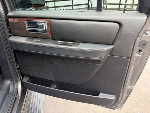 Used 2016 Lincoln Navigator L Reserve AWD/4WD image 36