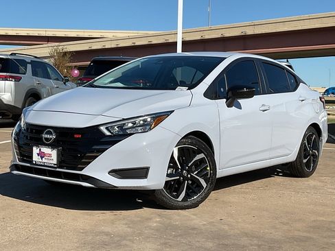 New 2025 Nissan Versa SR image 2